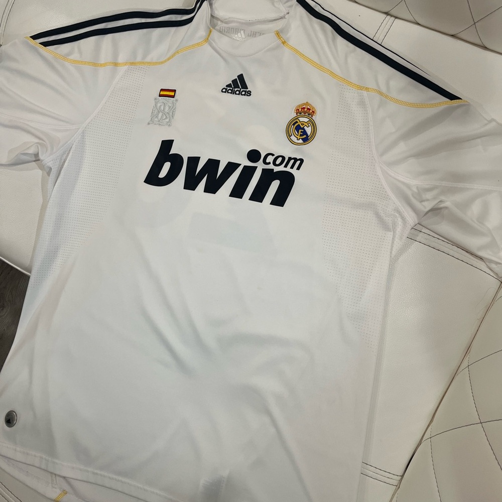 Vintage Higuain Real Madrid 2010 Champions Jersey #20
